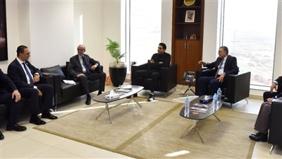 هيبة يبحث مع “مينهارت” السنغافورية فرص التوسع في الاستثمارات السياحية بمصر