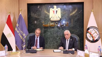 وزير الاتصالات والنائب العام يوقعان بروتوكول تعاون لتطوير منظومة التحول الرقمي بالنيابة العامة