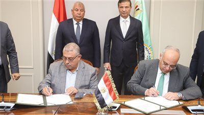 بحضور وزير الزراعة ومحافظ الوادي الجديد.. توقيع بروتوكول لحماية مركز الحرير من التهديدات البيئية