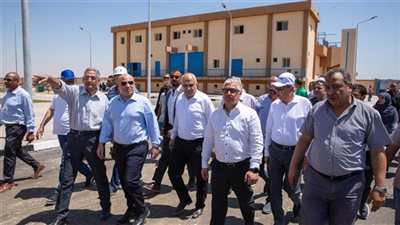 رئيس المنطقة الاقتصادية لقناة السويس يتفقد مشروعات منطقة القنطرة غرب 