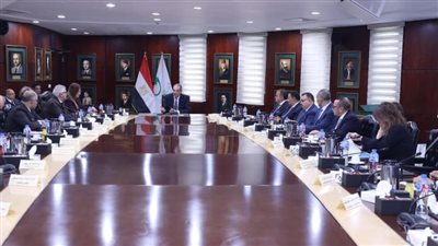 وزير الاتصالات يستعرض خطة تطوير “البريد” مع المجلس الجديد