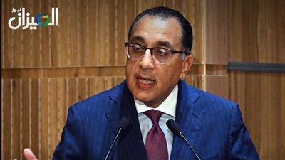  الوزراء: “فيتش” ترفع توقعاتها لنمو الاقتصاد المصري إلى 5.2% 