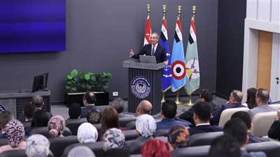 وزير الاتصالات  يلتقي ملحقي الدفاع المرشحين للعمل بالسفارات المصرية بالخارج