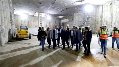 وزير الصناعة والنقل يتفقد أعمال المرحلة الأولى من الخط الرابع لمترو الأنفاق
