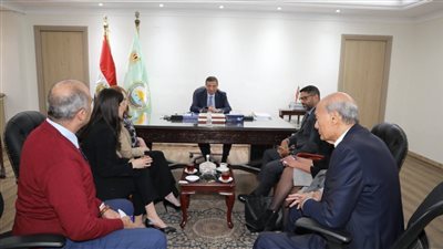 - وزير الزراعة يبحث مع ممثلي 
