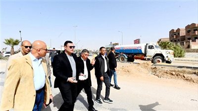 وزير الإسكان يتفقد أعمال تطوير ورفع كفاءة الطرق بعدد من المناطق الحيوية بمدينة حدائق أكتوبر