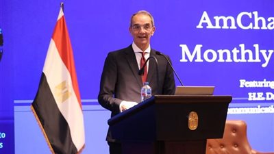وزير الاتصالات: صفقة اليوم تاريخية.. والسداد بالكامل بالدولار لأول مرة