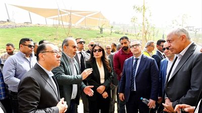 وزيرة الإسكان تقوم بجولة موسعة بمشروع 