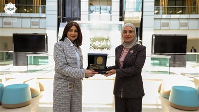 سفيرة البحرين بالقاهرة تزور مستشفى «أهل مصر لعلاج الحروق» 