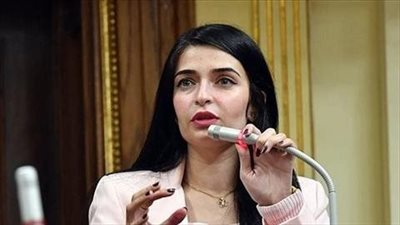 النائبة إيرين سعيد ترفض القروض الأربعة لمشروع سكة حديد العاشر من رمضان