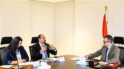 وزير التخطيط يبحث مع «OECD» تعزيز الحوكمة المؤسسية 