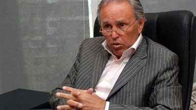 هاني توفيق: الدولار قد يتفوق على الذهب والأسهم إذا تصاعدت حرب إيران