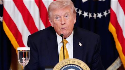 ترمب يؤجل تهديد الضربات على إيران وسط مؤشرات اتفاق