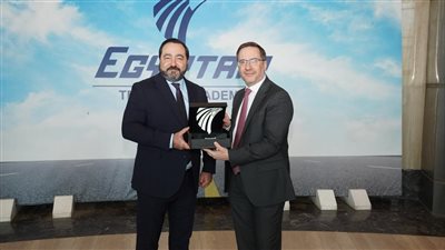 أكاديمية مصر للطيران للتدريب تستقبل سفير المملكة المتحدة بالقاهرة