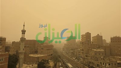 شاهد.. عاصفة ترابية تضرب القاهرة وتُحذيرات من تدهور الرؤية