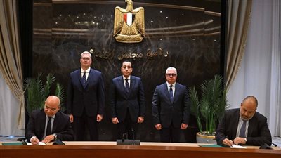 رئيس مجلس الوزراء يشهد توقيع عقد مشروع 