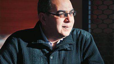 في ذكرى رحيل العرّاب.. من الكتب إلى الشاشة: أبرز أعمال أحمد خالد توفيق