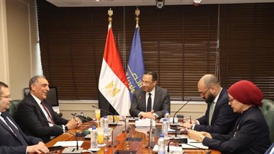 وزير الاتصالات يبحث مع أوراكل تعزيز التحول الرقمي وتدريب 150 ألف شاب