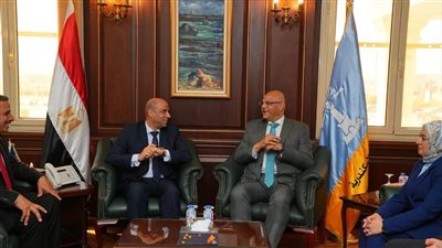 وزير العمل يسلم عقودًا لذوي الهمم في الإسكندرية ويبحث دعم التشغيل والتدريب