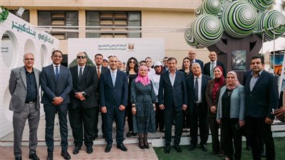 وزير الزراعة يتفقد جناح البنك الزراعي بمعرض زهور الربيع 2026 بالمتحف الزراعي