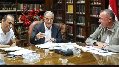 الخطيب يعقد جلسة تقييم شاملة لقطاع الكرة بالأهلي استعدادًا للمرحلة المقبلة