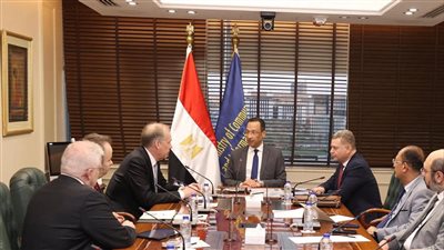 وزير الاتصالات يبحث مع نوكيا إنشاء مركز إقليمي متكامل للدعم الفني وخدمات التشغيل في مصر