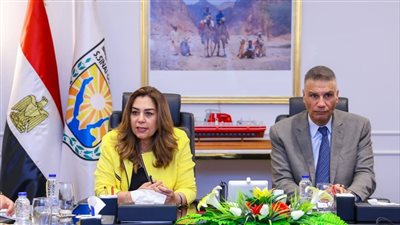 وزيرة التنمية المحلية والبيئة تتابع 