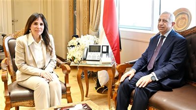 وزيرة الإسكان تبحث مع رئيس الأكاديمية العربية للعلوم والتكنولوجيا والنقل البحري تعزيز التعاون المشترك