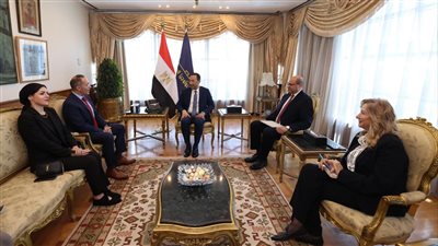 وزير الاتصالات يبحث مع إنتل تعزيز التعاون في البنية التكنولوجية والذكاء الاصطناعي والأمن السيبراني