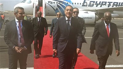 رئيس الوزراء يصل إلى جيبوتي للمشاركة في مراسم تنصيب  الرئيس 