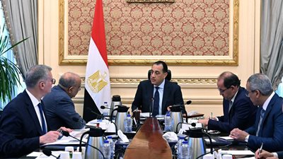 مدبولي يوجه بتأمين احتياجات الوقود وزيادة مساهمة الطاقة النظيفة لـ 45% بحلول عام 2028