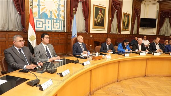 محافظ القاهرة يوجه بسرعة حسم ملفات التصالح