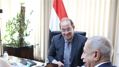 وزير المالية :التوسع فى تدريب العاملين وأسرهم ببرامج تكنولوج