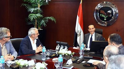 استثمار أجنبي جديد.. “أونيفرس الإيطالية” تخطط لإنشاء مصنعين     