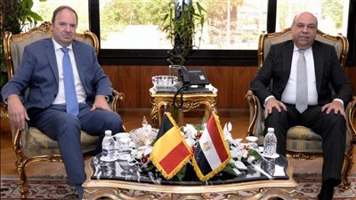  الحفني يبحث مع سفير بلجيكا في مصر فرص تعزيز الربط الجوي بين البلدين