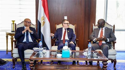 التخطيط و«IFC» يبحثان تفعيل ضمان تمويل مشروعات البنية التحتية
