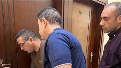 ضبط منتحلة صفة طبيب وإغلاق مركز 