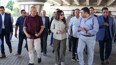 وزيرة الإسكان تتفقد أعمال ربط خطوط الصرف الرئيسية بمدينة الق