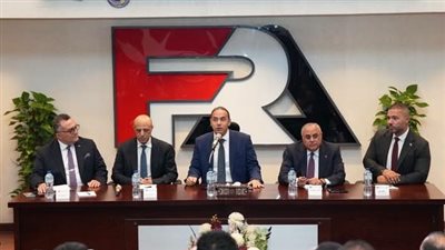 الرقابة المالية تبحث تيسير الطروحات الحكومية وتعزيز جاهزية الشركات المقيدة بالبورصة