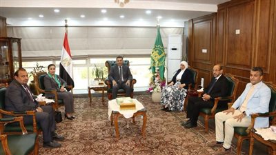 رئيس الوزراء يشيد بجهود القوافل الطبية في تخفيف الأعباء عن ا