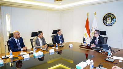 “رستم” يبحث مع “موانئ دبي العالمية” تعزيز الشراكة الاستراتيجية لدعم مكانة مصر 