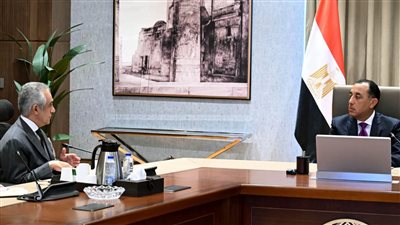 رئيس الوزراء يُتابع آخر مستجدات تطوير خدمات الشهر العقاري والتوثيق