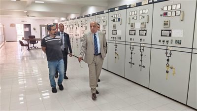 جولة مفاجئة لوزير الكهرباء بمحطة القاهرة الجديدة لتعزيز استقرار التيار شرق القاهرة