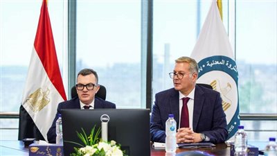 وزيرا التخطيط والبترول    