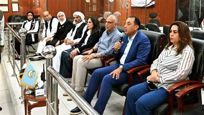 رئيس الوزراء يتفقد مركز سيطرة الطوارئ بمطروح ويبحث مطالب النواب والمشروعات التنموية