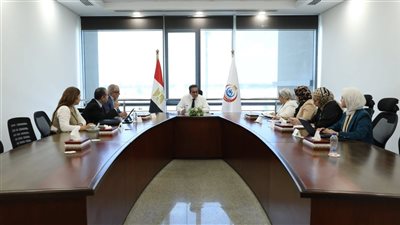 وزير الصحة يبحث التوسع في جراحات استبدال المفاصل باستخدام تقنية الروبوت
