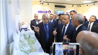 وزير التعليم العالي يتفقد المركز القومي للبحوث ويدعو لتحويل الأبحاث إلى منتجات