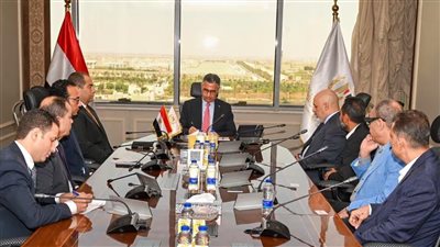 التموين وشعبة الذهب تتفقان على خريطة طريق لتطوير السوق وحماي    