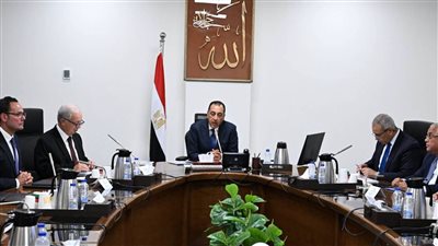 رئيس الوزراء يتابع مستجدات الموقف التنفيذي لمشروعات تطوير الشركة القابضة للغزل والنسيج