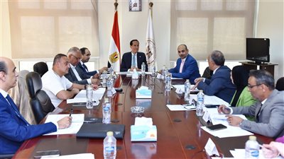 الرئيس التنفيذي لهيئة الاستثمار يترأس اجتماع مجلس إدارة المن    